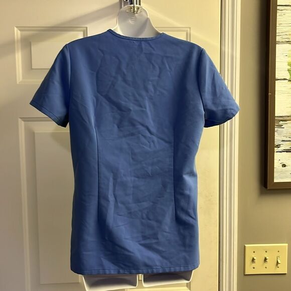 FIGS Technical Collection Blue Short Sleeve V-Neck Medical Scrub Shirt Pocket-XS - Picture 8 of 13
